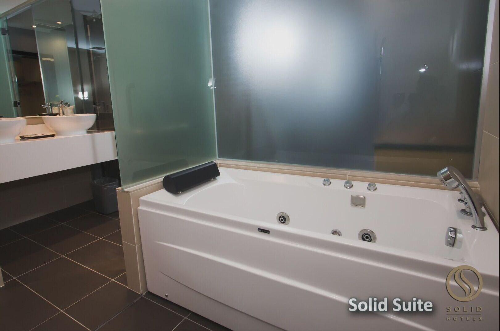 Solid Hotel