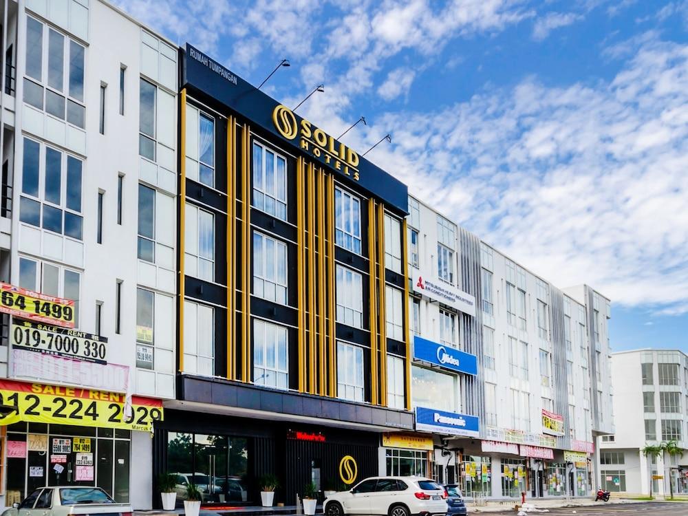 Solid Hotel